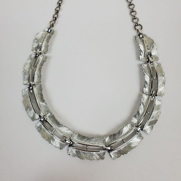 Vintage Silver Tone Metal Textured Cutout Geometric Bead Choker Link Necklace - Picture 4 of 10